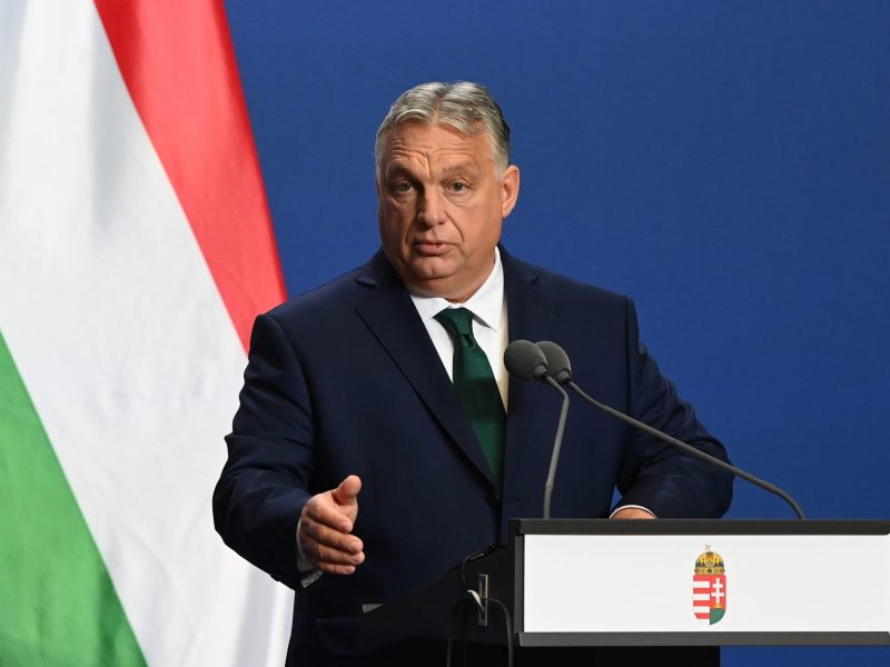 Budapest, 2024. június 12.
Orbán Viktor miniszterelnök Jens Stoltenberg NATO-fõtitkárral közösen tartott sajtótájékoztatóján a Karmelita kolostorban 2024. június 12-én.
MTI/Máthé Zoltán