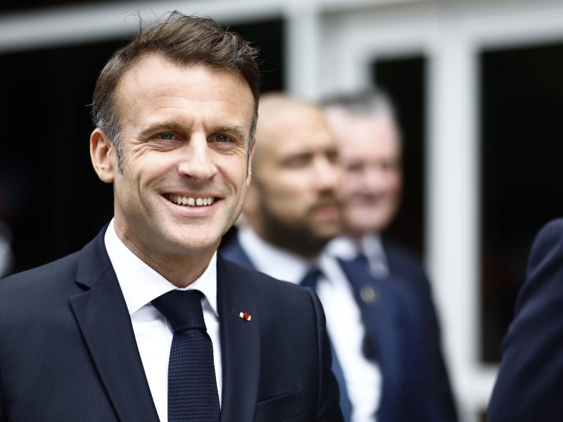 Le Touquet, 2024. július 7.
Emmanuel Macron francia elnök szavazni érkezik a francia parlamenti választások második fordulójában Le Touquet-ben 2024. július 7-én.
MTI/EPA pool/Mohamed Badra