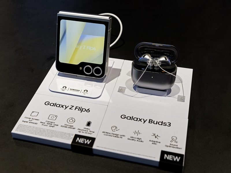 Samsung Galaxy Z Flip 6 and Galaxy Buds3